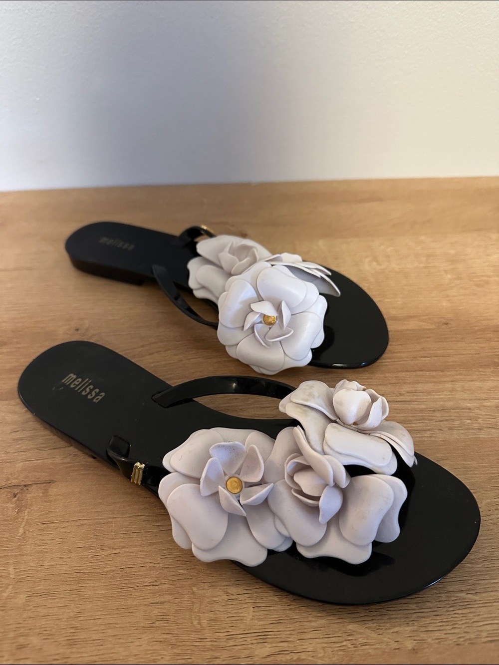EUC Melissa Black and White Floral Jelly Sandals Flip Flops